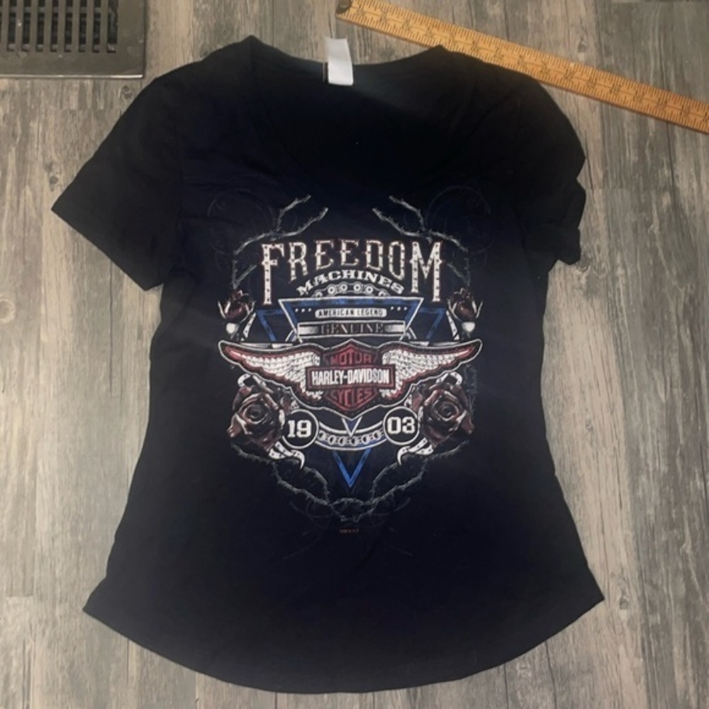 Harley Davidson woman’s tee - medium y2k style